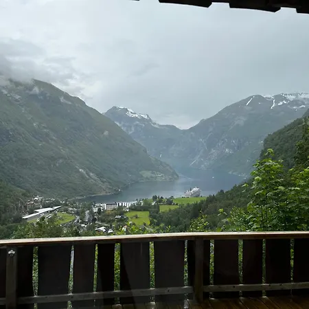 Fossen Lodge *